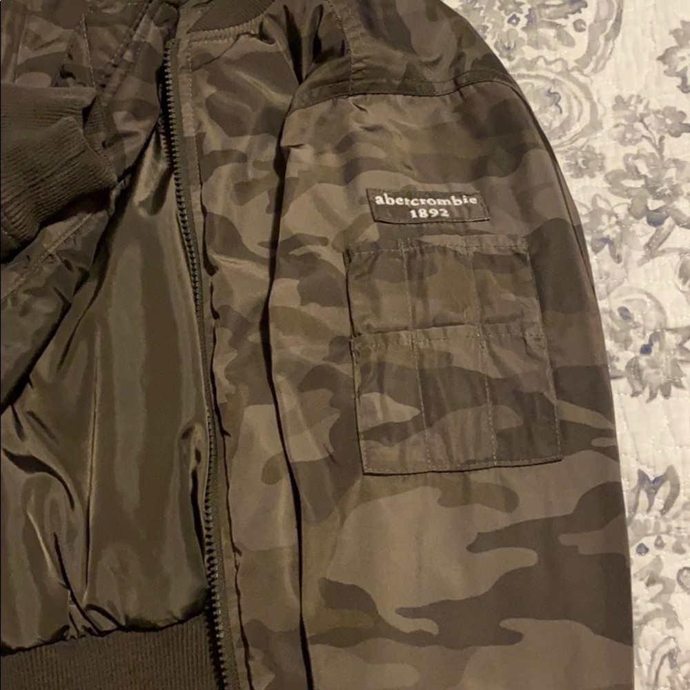 Top - Picture 4 of 6